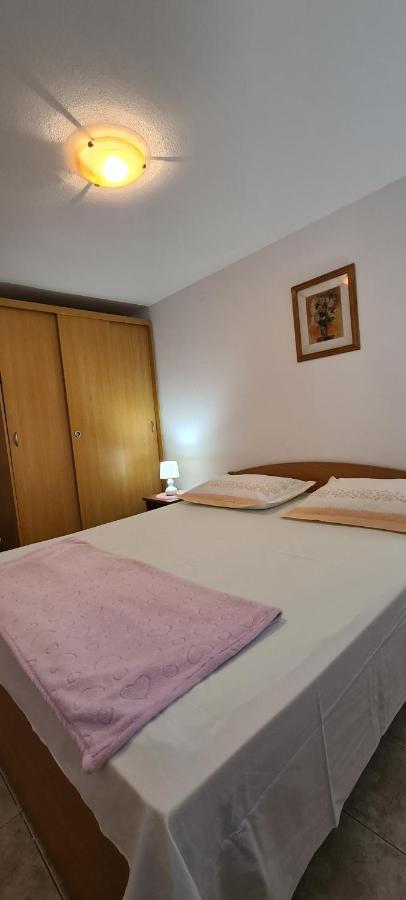 Apartmani Fani Supetar Buitenkant foto