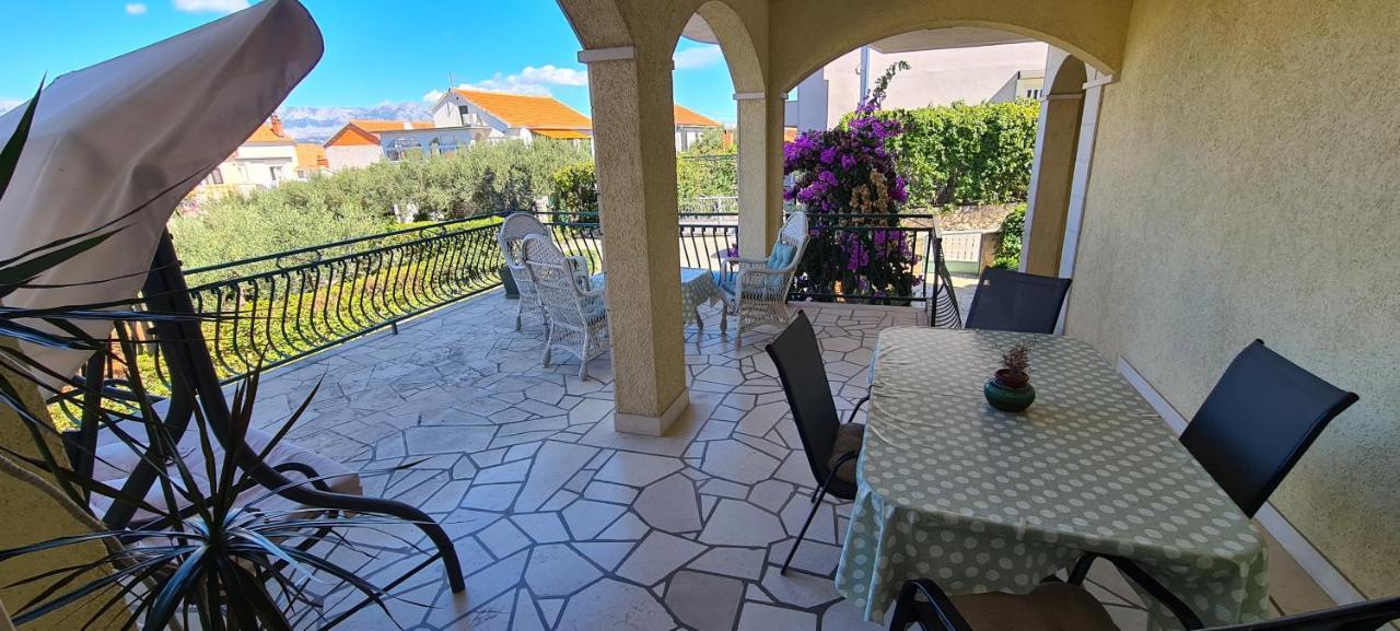 Apartmani Fani Supetar Buitenkant foto
