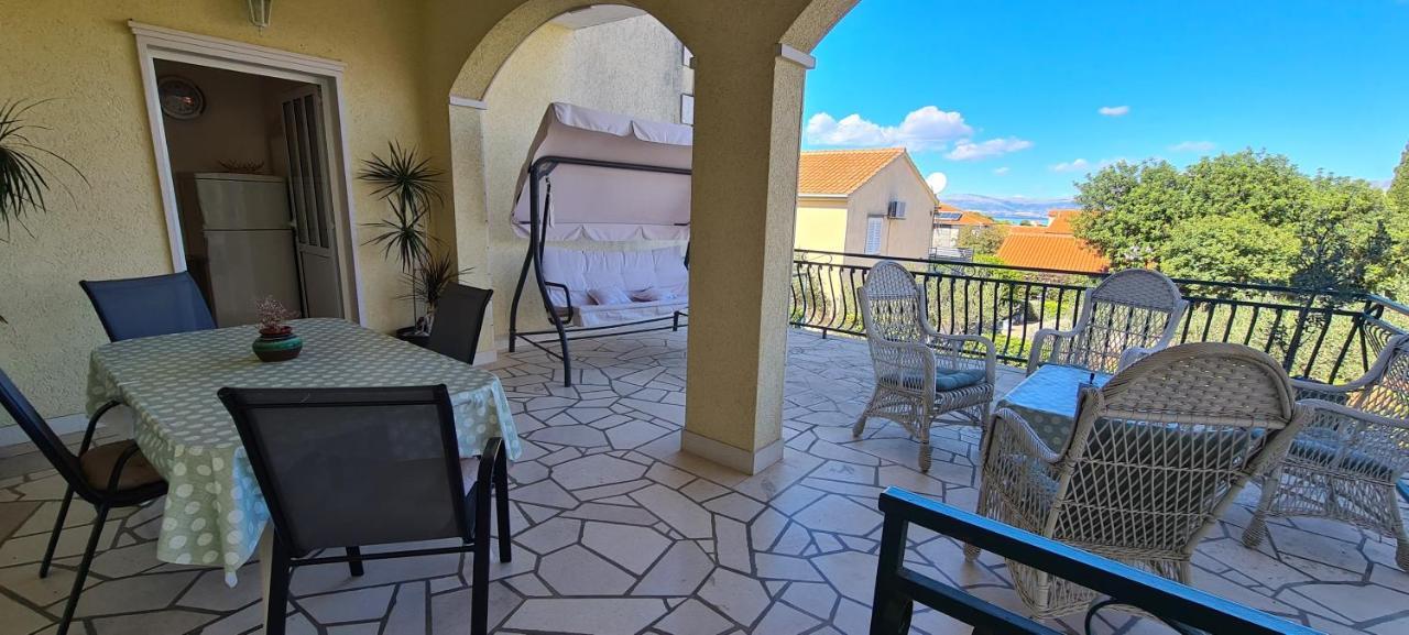 Apartmani Fani Supetar Buitenkant foto