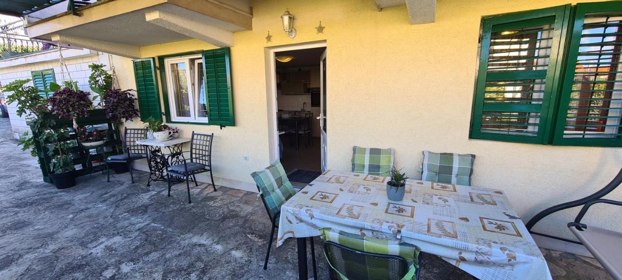Apartmani Fani Supetar Buitenkant foto